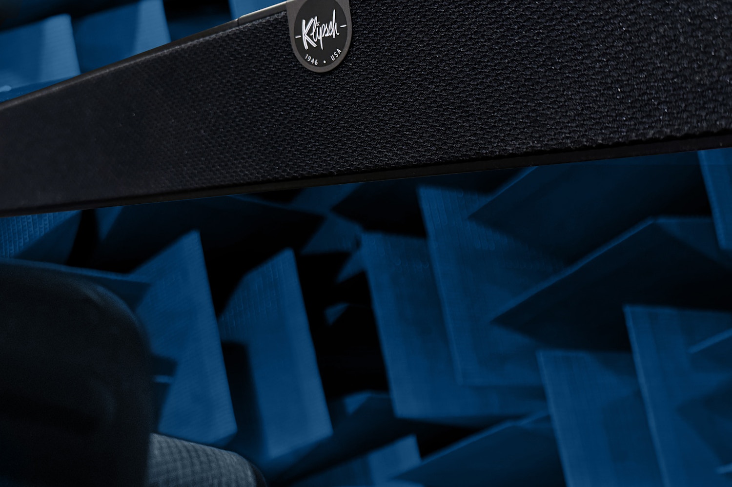 Flexus LP Core 200 over Anechoic Chamber 2000x1333