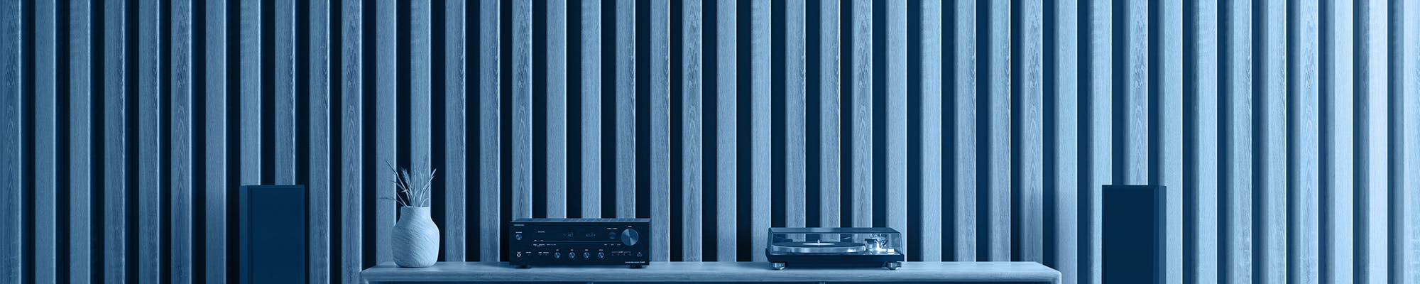 Onkyo AVR Anchored Nav RZ Series background 2 blue 2000x400