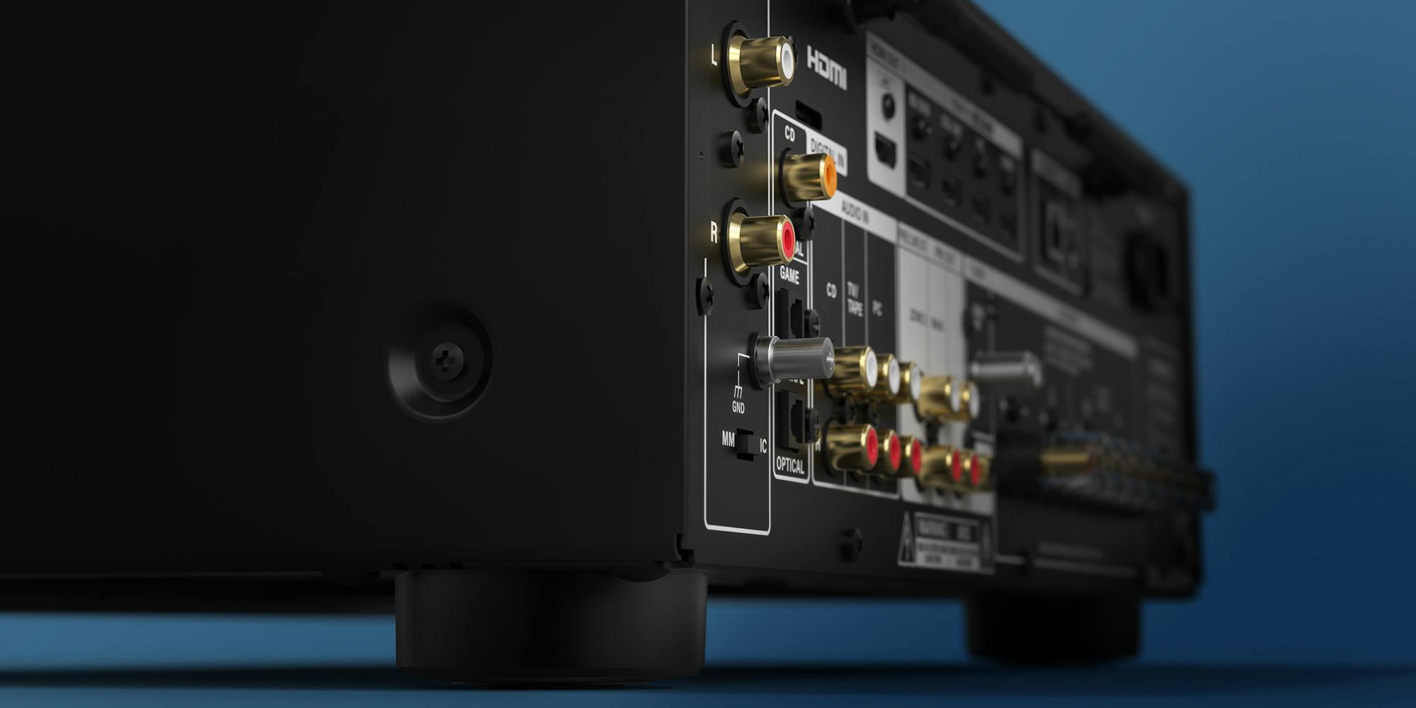 Onkyo TX 8470 Back Panel Up Close 2000x1000