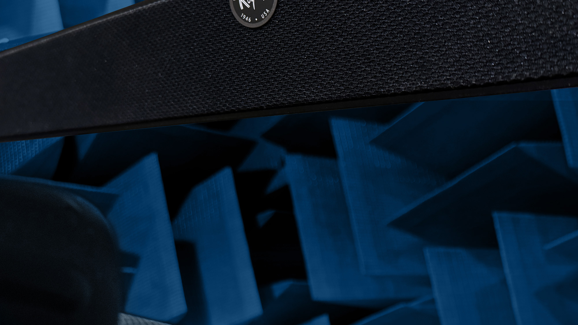 Flexus LP Core 200 over Anechoic Chamber 2000x1333