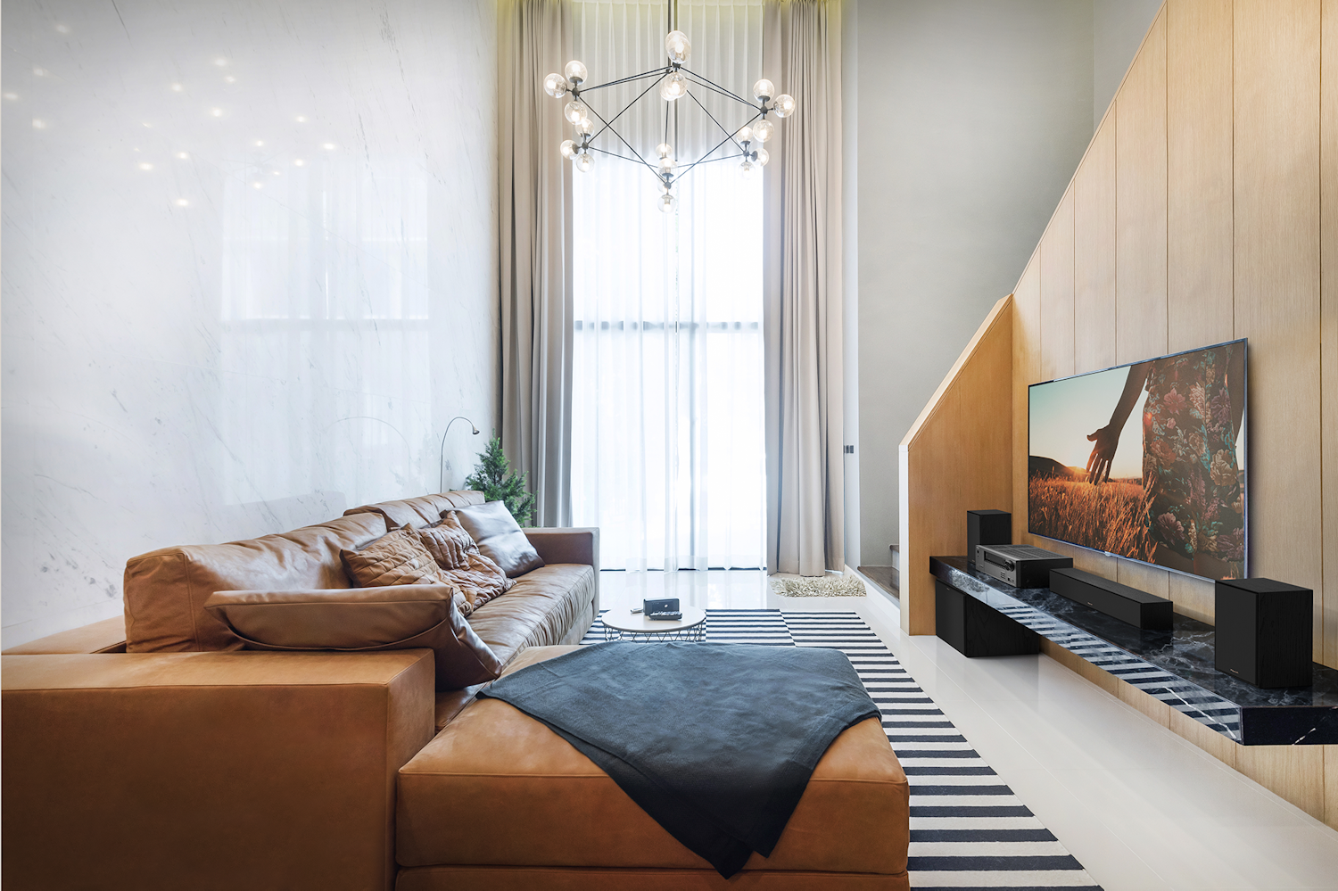 Onkyo Receiver in Airy Living Room with Klipsch Home Theater System2 2000x1333