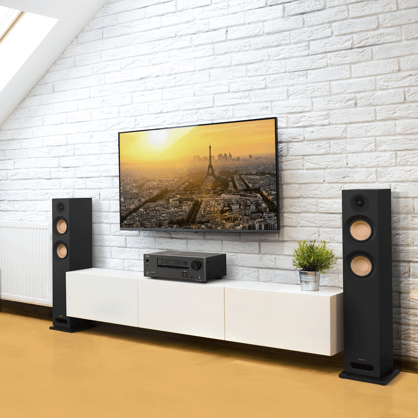 Onkyo TX-NR5100 Klipsch KD Series Paris on TV 2000x2000
