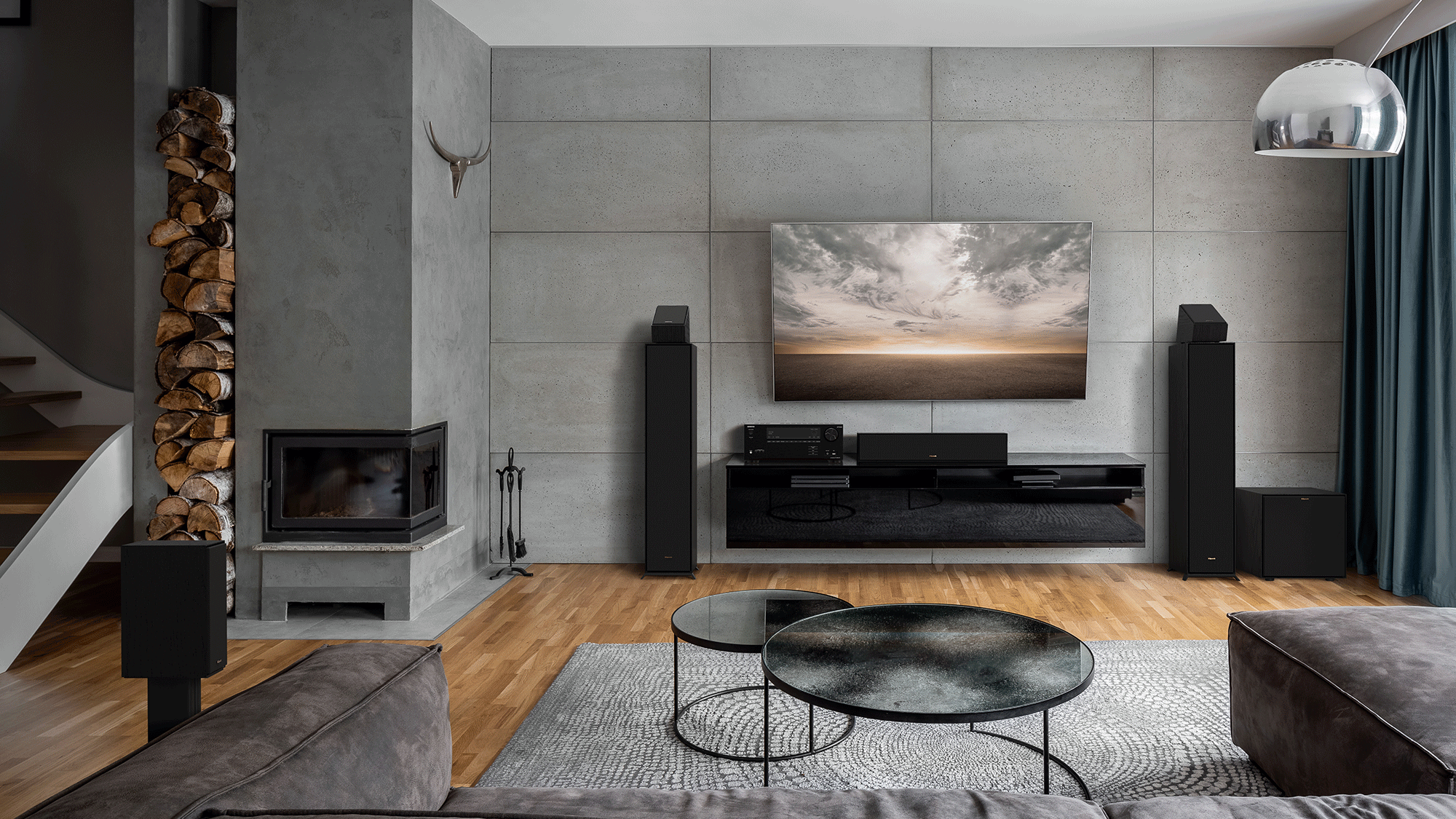 Onkyo TX NR6100 Klipsch R 600 F R 40 SA R 30 C R 101 SW R 40 M Modern Living Room 2000x1333